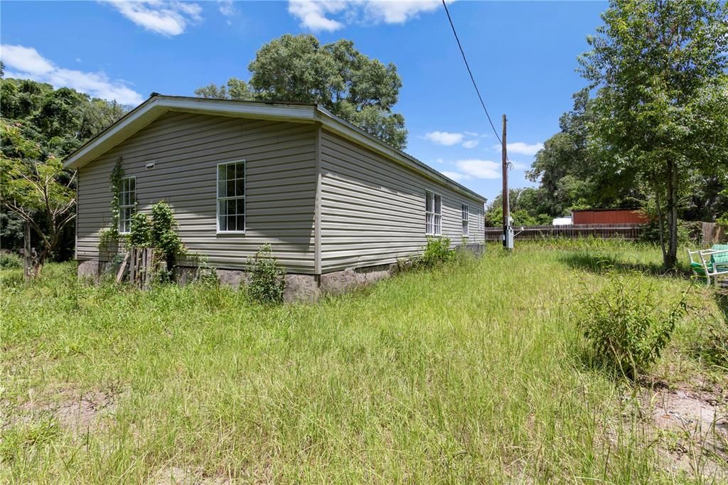 For Sale: $125,000 (2 beds, 2 baths, 1296 Square Feet)