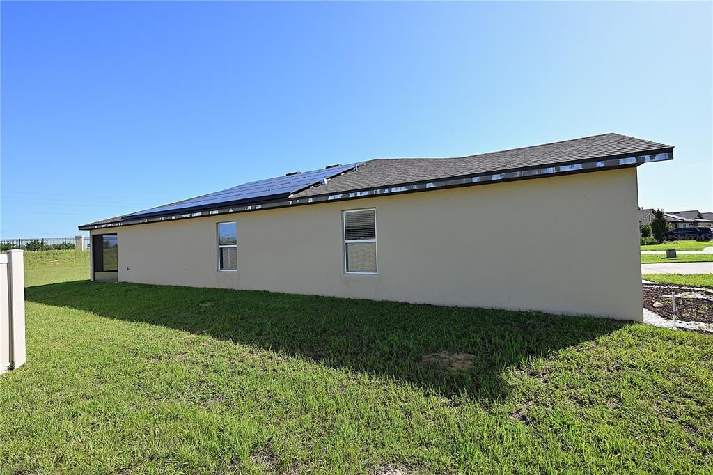 For Rent: $2,100 (5 beds, 3 baths, 1975 Square Feet)