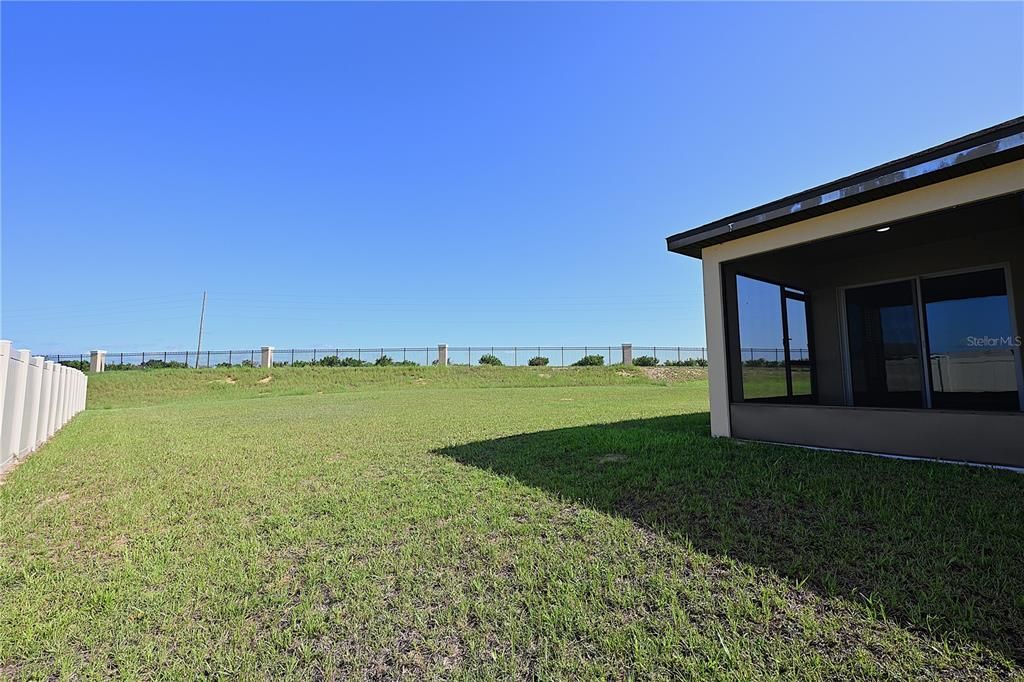 For Rent: $2,100 (5 beds, 3 baths, 1975 Square Feet)