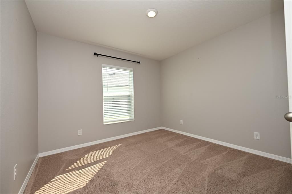 For Rent: $2,100 (5 beds, 3 baths, 1975 Square Feet)