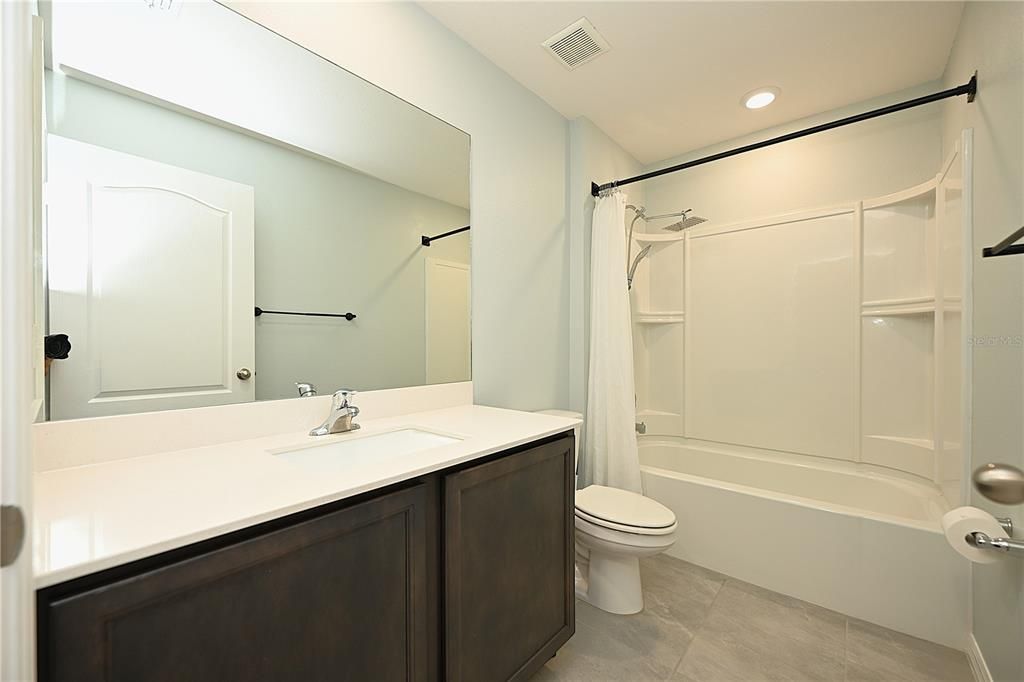 For Rent: $2,100 (5 beds, 3 baths, 1975 Square Feet)