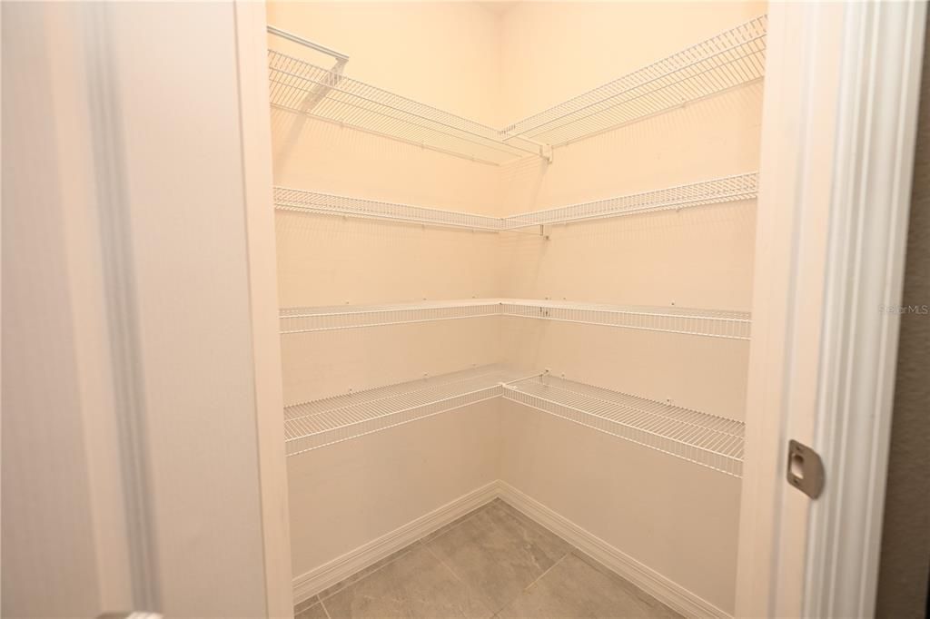 For Rent: $2,100 (5 beds, 3 baths, 1975 Square Feet)