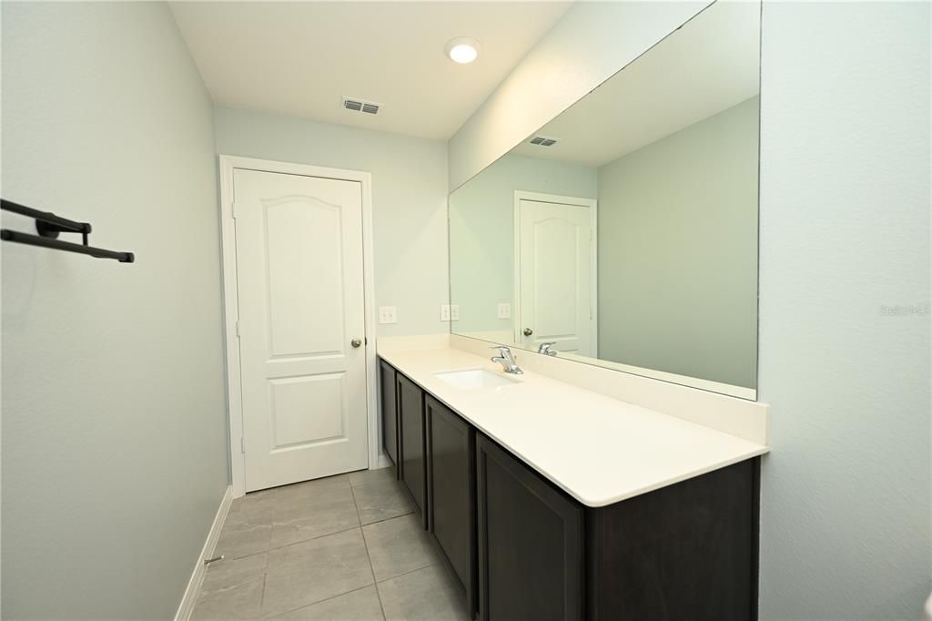 For Rent: $2,100 (5 beds, 3 baths, 1975 Square Feet)