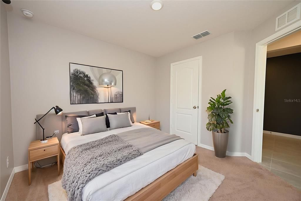 For Rent: $2,100 (5 beds, 3 baths, 1975 Square Feet)