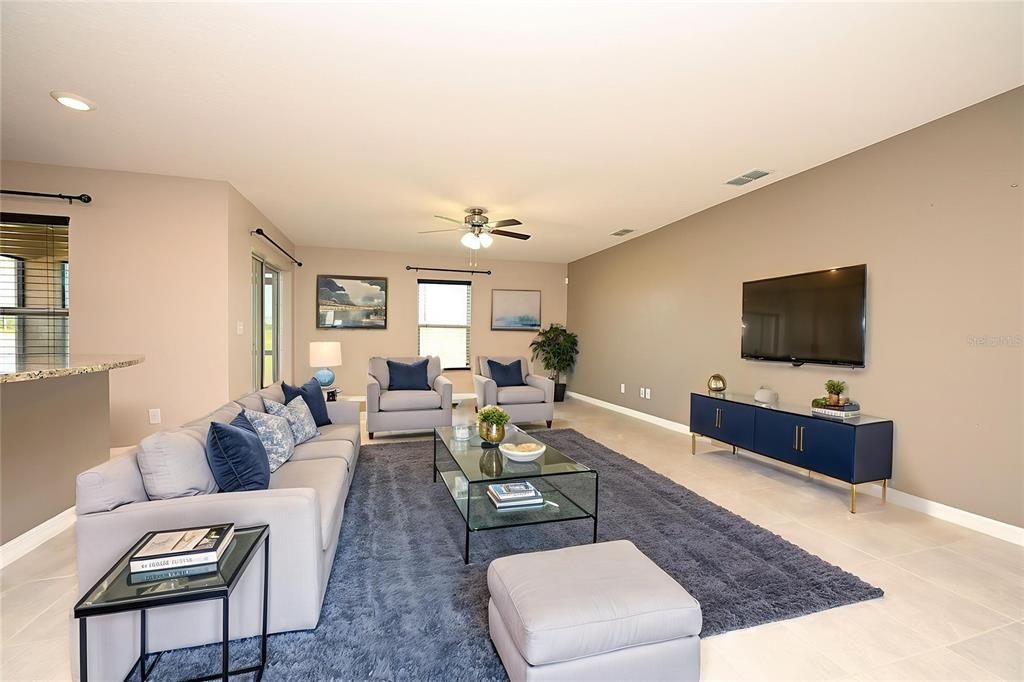 For Rent: $2,100 (5 beds, 3 baths, 1975 Square Feet)