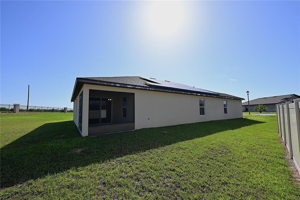 For Rent: $2,100 (5 beds, 3 baths, 1975 Square Feet)