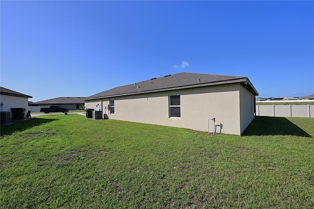 For Rent: $2,100 (5 beds, 3 baths, 1975 Square Feet)