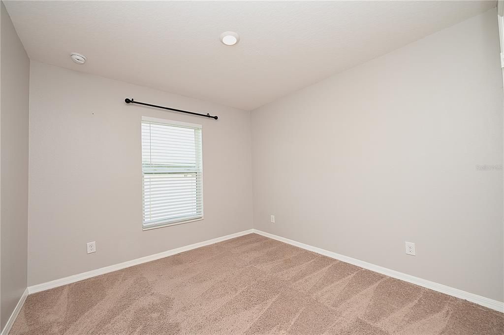For Rent: $2,100 (5 beds, 3 baths, 1975 Square Feet)