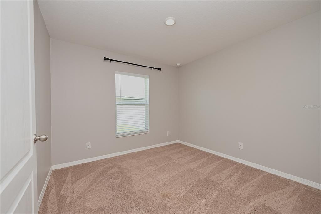 For Rent: $2,100 (5 beds, 3 baths, 1975 Square Feet)