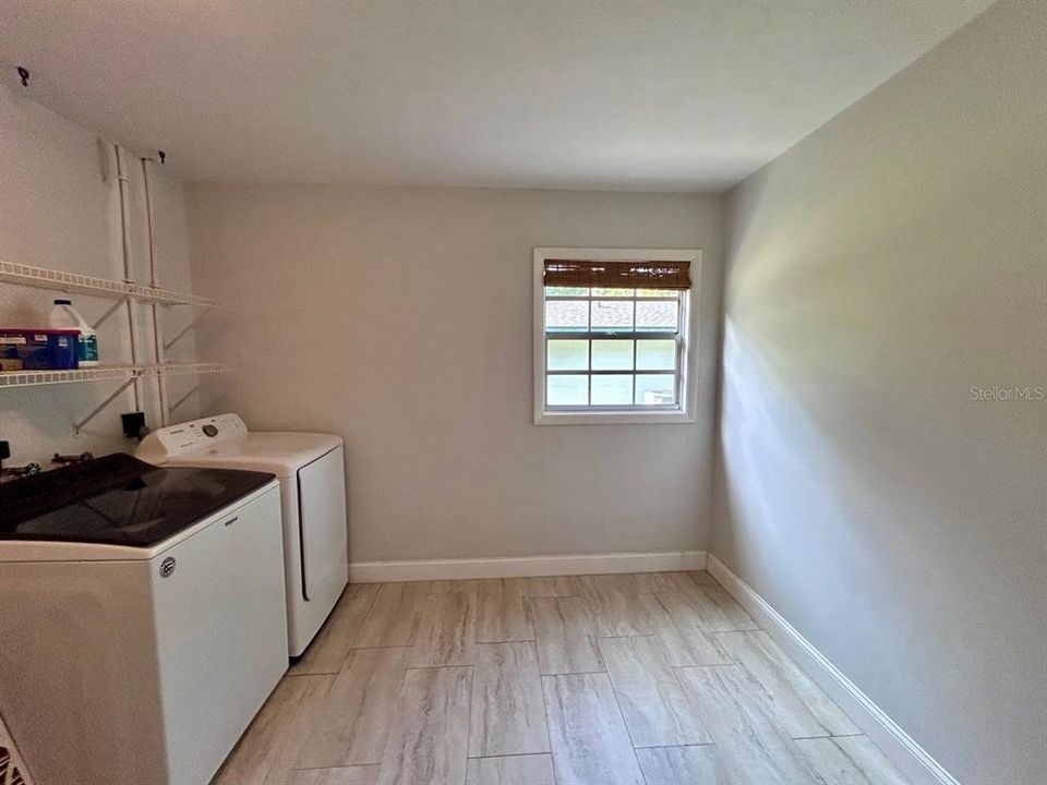 For Sale: $219,000 (2 beds, 1 baths, 1086 Square Feet)