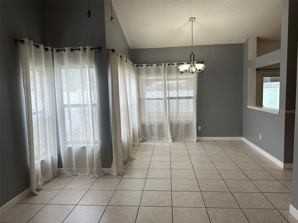 For Rent: $2,495 (3 beds, 2 baths, 1444 Square Feet)