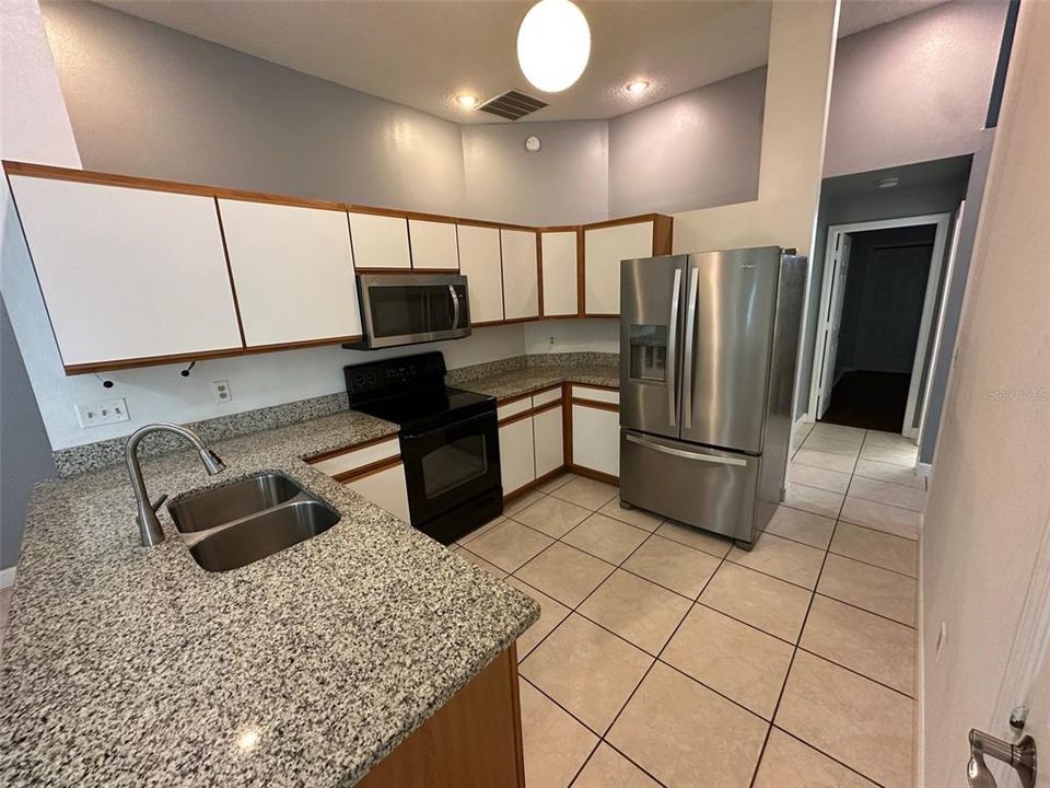 For Rent: $2,495 (3 beds, 2 baths, 1444 Square Feet)