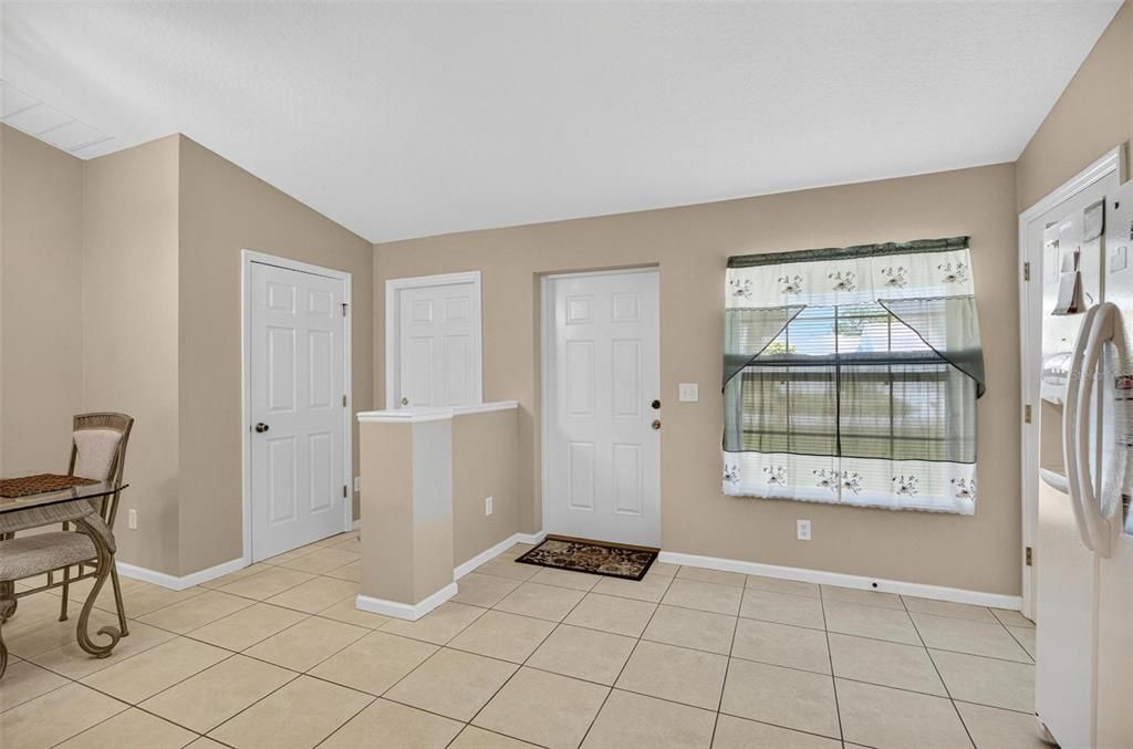 For Sale: $535,000 (6 beds, 0 baths, 2800 Square Feet)