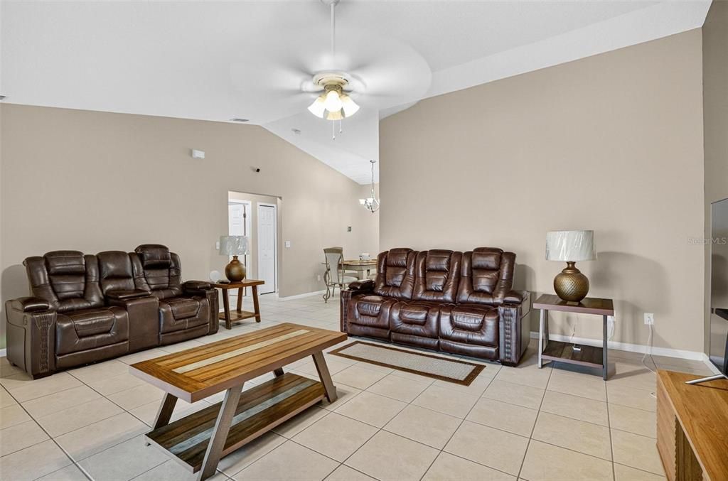 For Sale: $535,000 (6 beds, 0 baths, 2800 Square Feet)