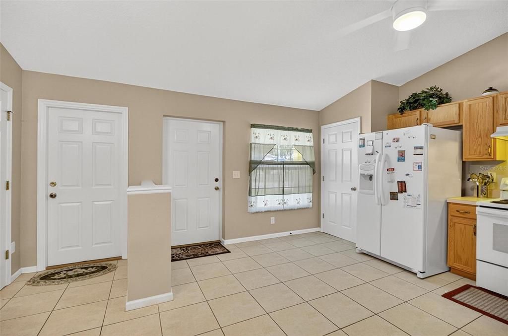 For Sale: $535,000 (6 beds, 0 baths, 2800 Square Feet)