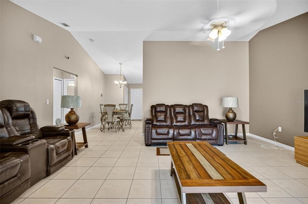 For Sale: $535,000 (6 beds, 0 baths, 2800 Square Feet)