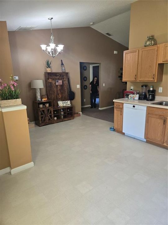 For Sale: $535,000 (6 beds, 0 baths, 2800 Square Feet)