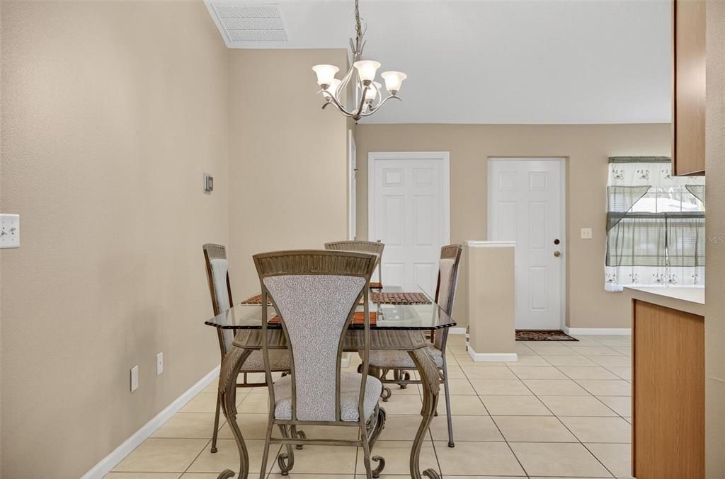 For Sale: $535,000 (6 beds, 0 baths, 2800 Square Feet)