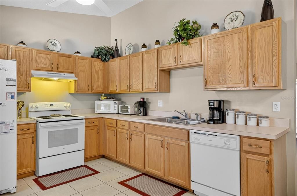 For Sale: $535,000 (6 beds, 0 baths, 2800 Square Feet)