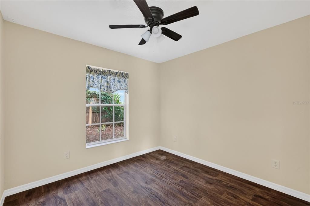 For Sale: $280,000 (3 beds, 2 baths, 1215 Square Feet)