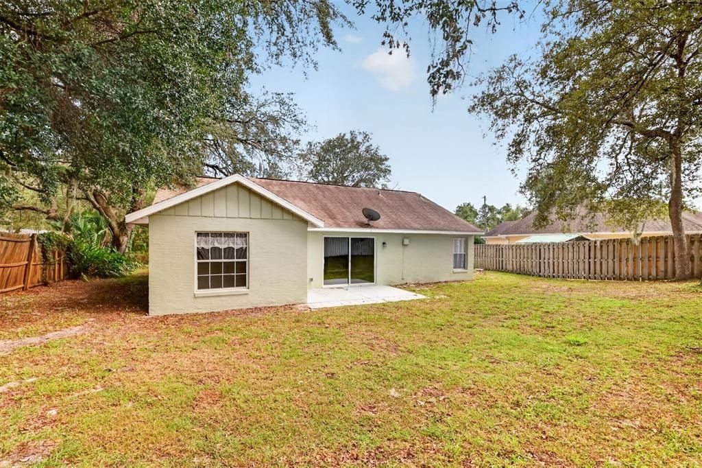 For Sale: $280,000 (3 beds, 2 baths, 1215 Square Feet)