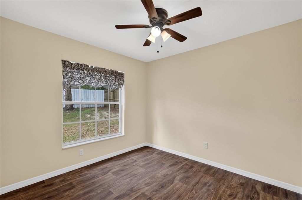 For Sale: $280,000 (3 beds, 2 baths, 1215 Square Feet)