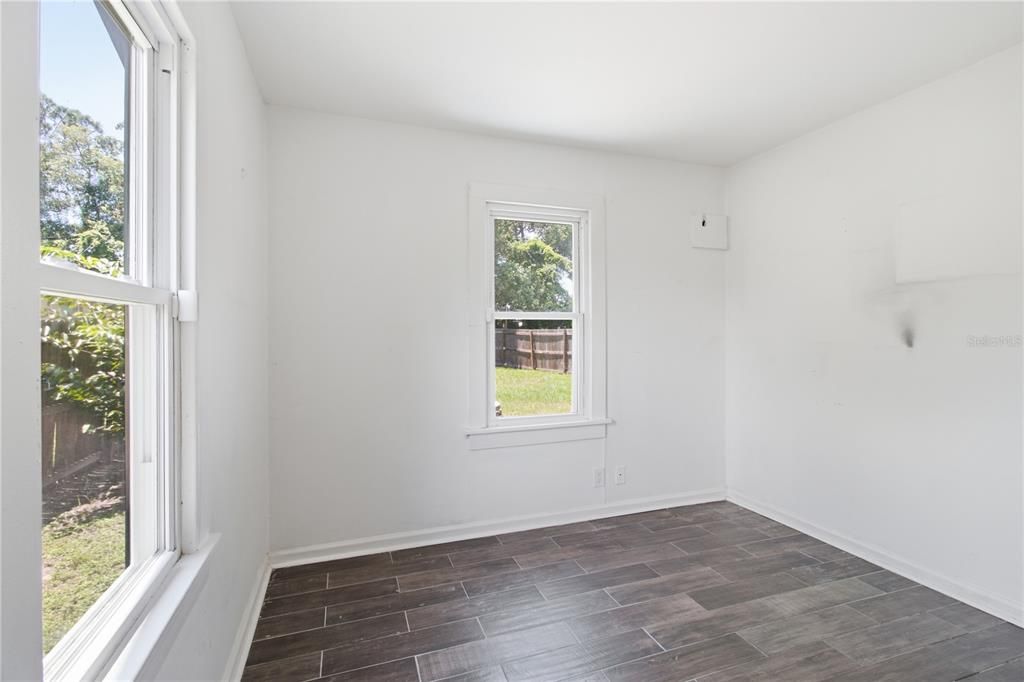 For Rent: $2,700 (2 beds, 1 baths, 804 Square Feet)