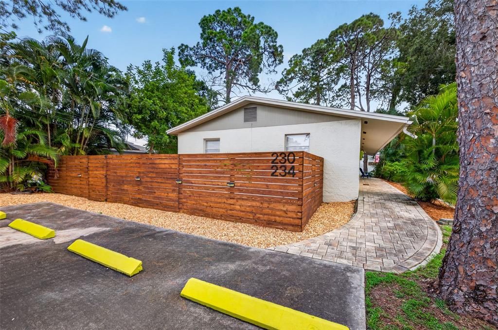 На продажу: $595,000 (4 спален, 2 ванн, 1566 Квадратных фут)