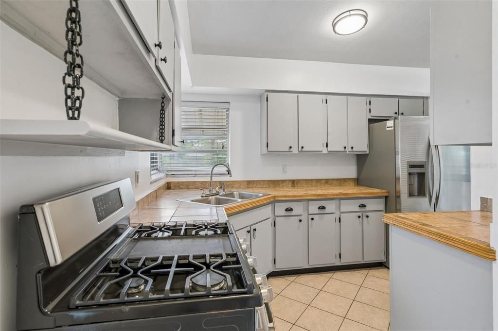 En Venta: $215,000 (2 camas, 1 baños, 836 Pies cuadrados)