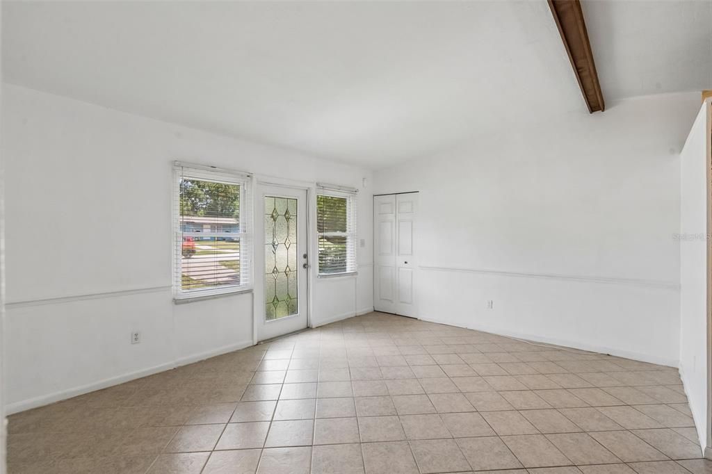 En Venta: $215,000 (2 camas, 1 baños, 836 Pies cuadrados)