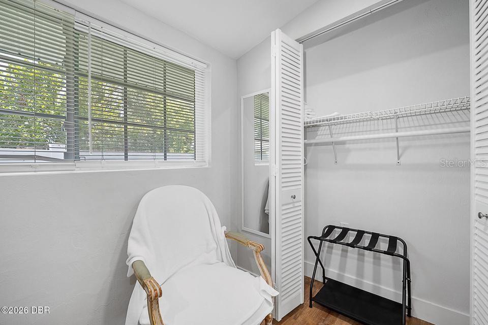 For Sale: $299,900 (4 beds, 2 baths, 1206 Square Feet)