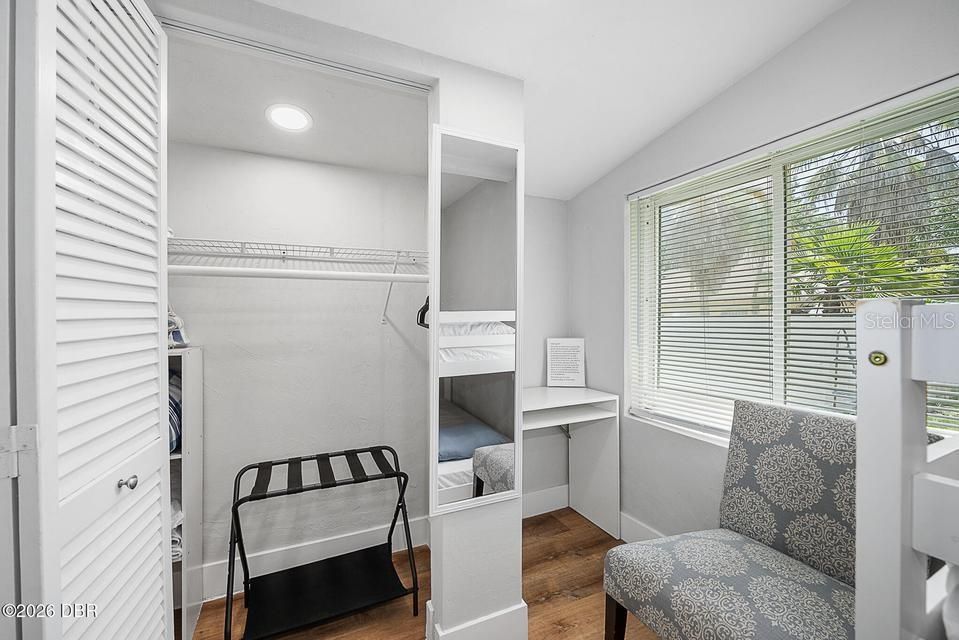 For Sale: $299,900 (4 beds, 2 baths, 1206 Square Feet)