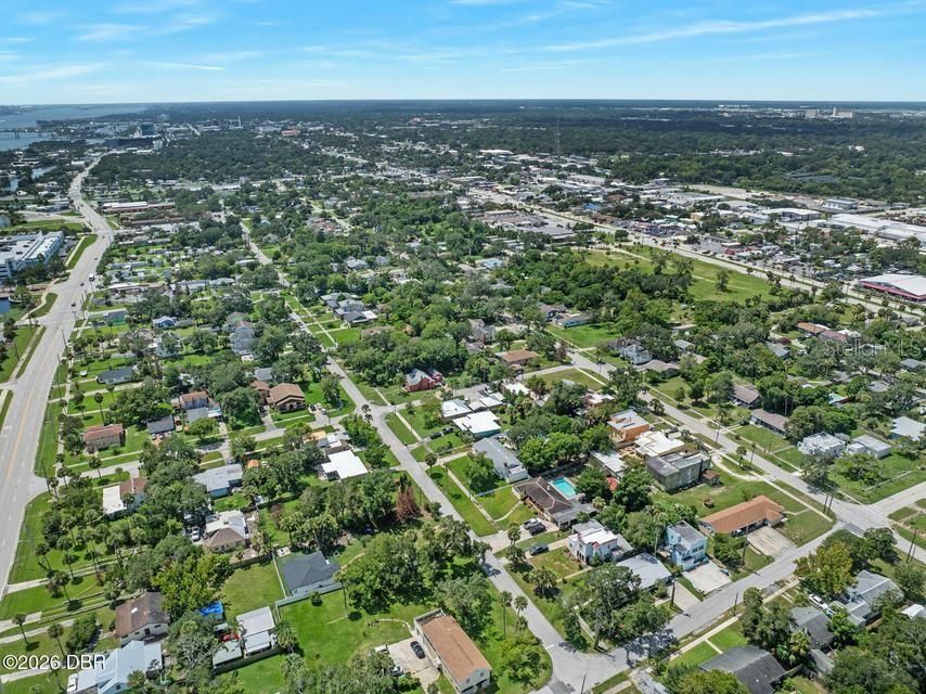For Sale: $299,900 (4 beds, 2 baths, 1206 Square Feet)