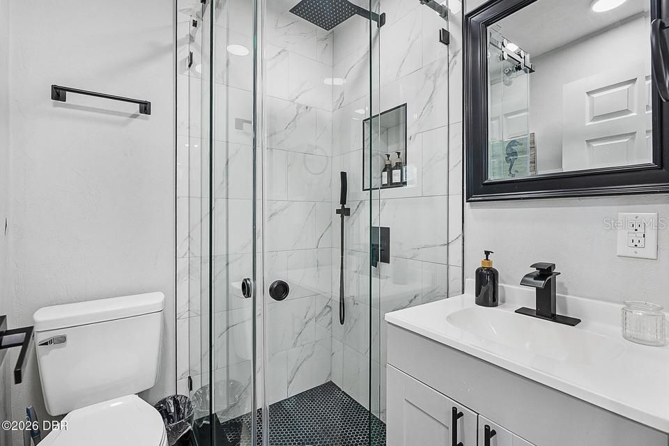 For Sale: $299,900 (4 beds, 2 baths, 1206 Square Feet)