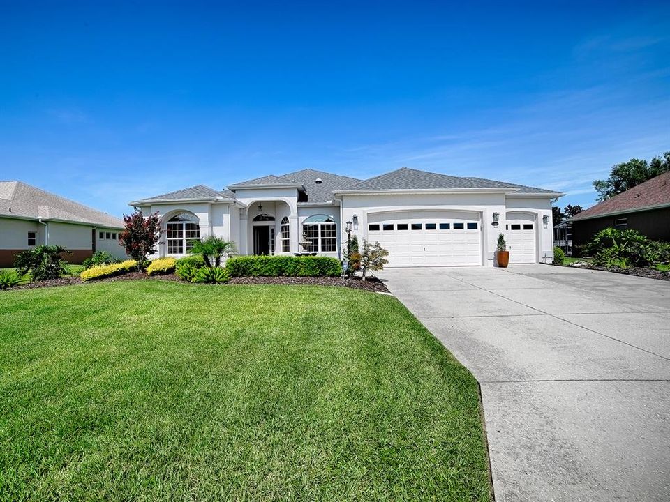 For Sale: $814,000 (3 beds, 2 baths, 2314 Square Feet)
