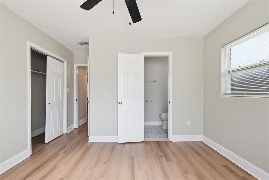 For Sale: $210,000 (3 beds, 2 baths, 1178 Square Feet)