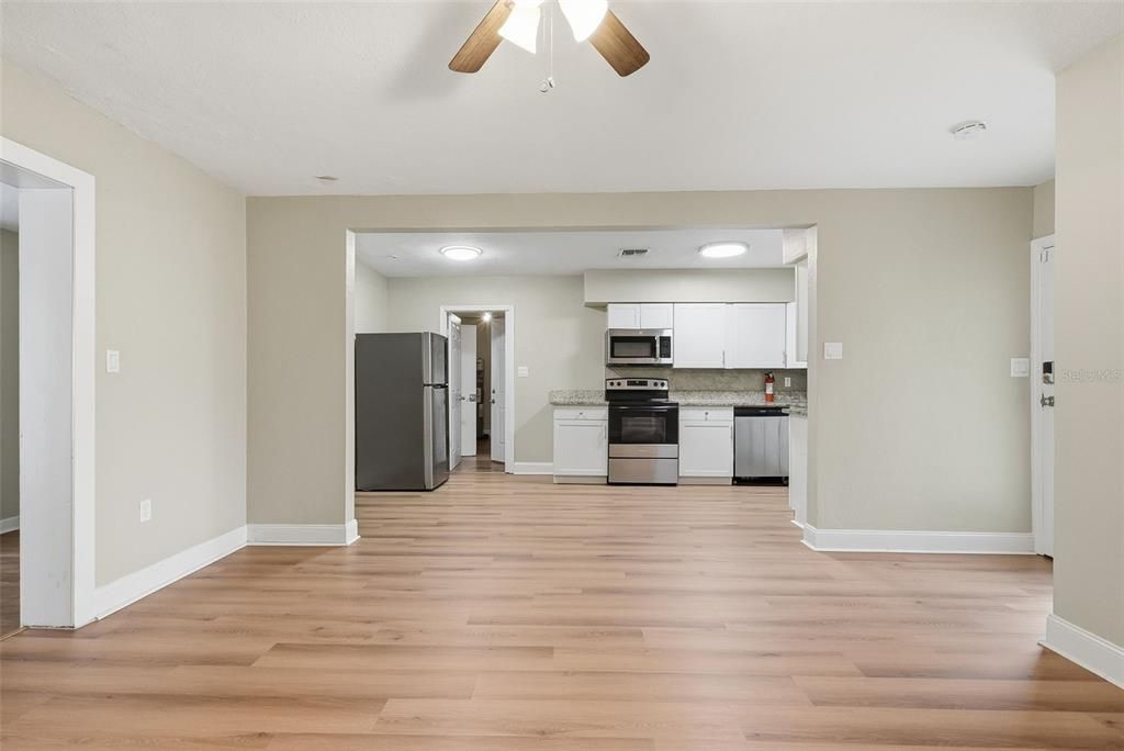 For Sale: $210,000 (3 beds, 2 baths, 1178 Square Feet)