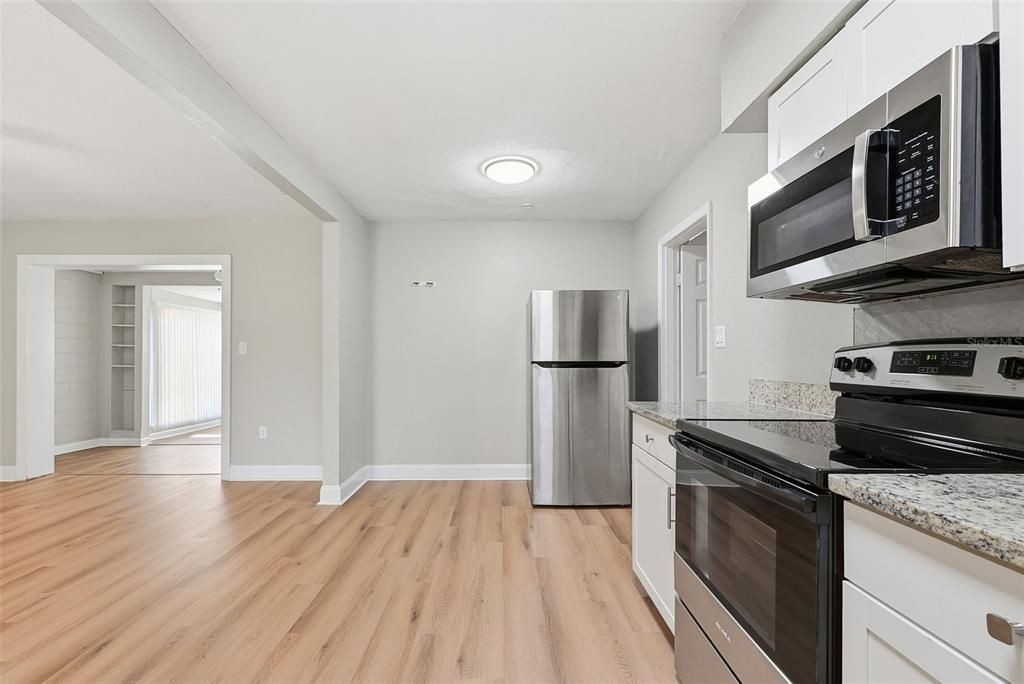 For Sale: $210,000 (3 beds, 2 baths, 1178 Square Feet)