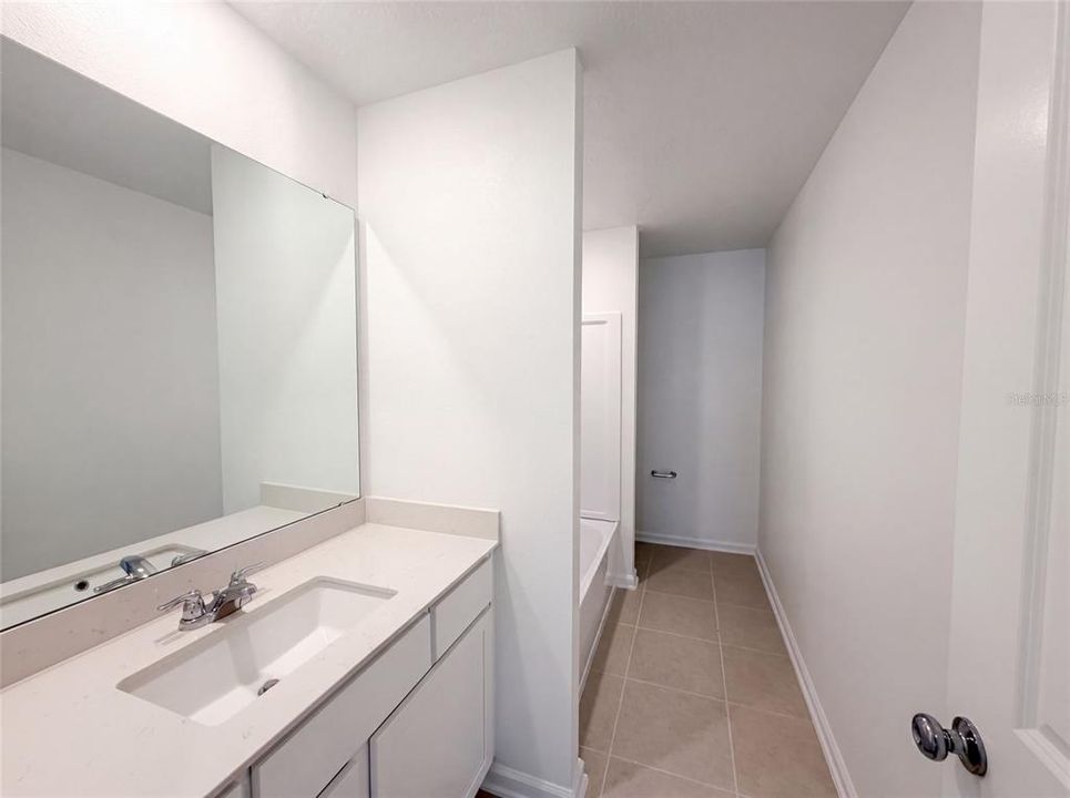 En Venta: $380,000 (6 camas, 3 baños, 2463 Pies cuadrados)