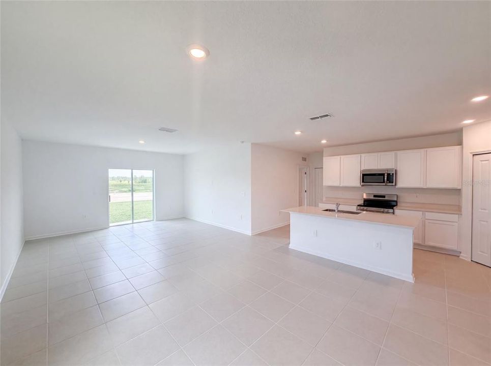 En Venta: $380,000 (6 camas, 3 baños, 2463 Pies cuadrados)