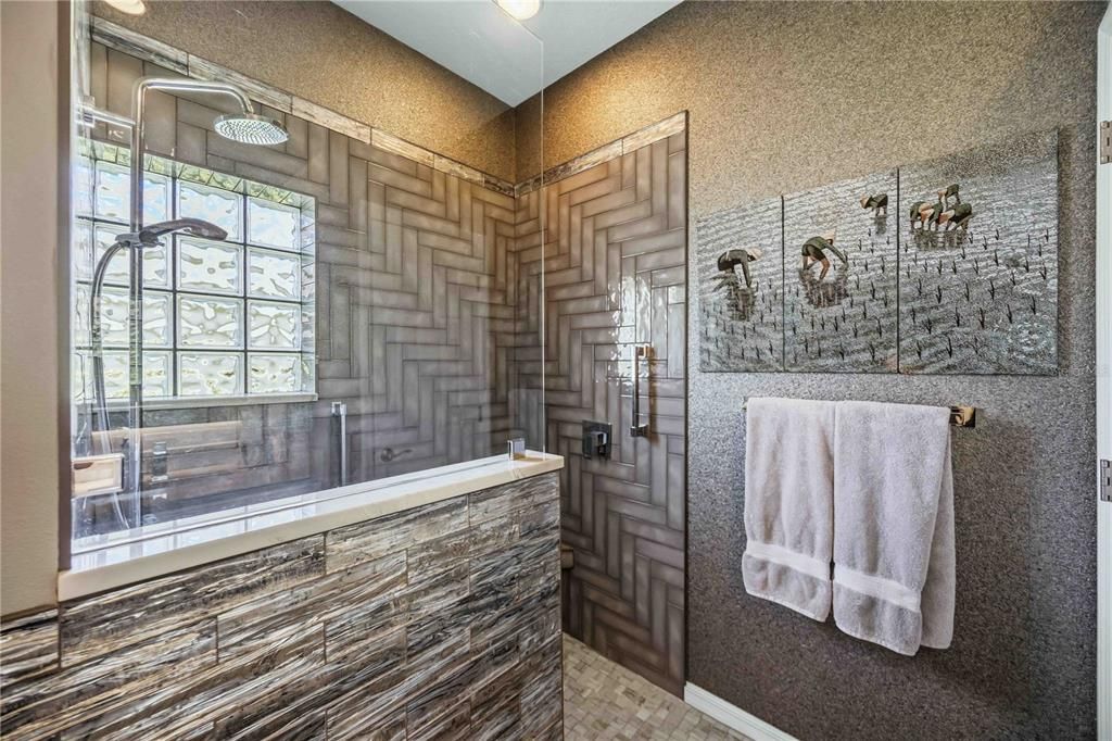 For Sale: $489,900 (3 beds, 2 baths, 1824 Square Feet)