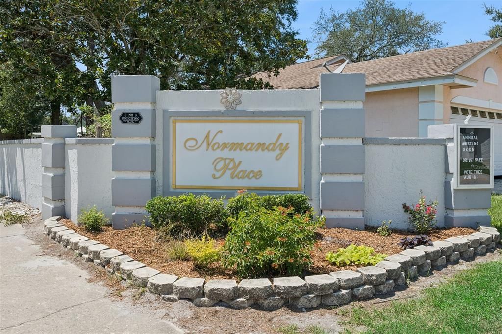 For Sale: $350,000 (3 beds, 2 baths, 1251 Square Feet)