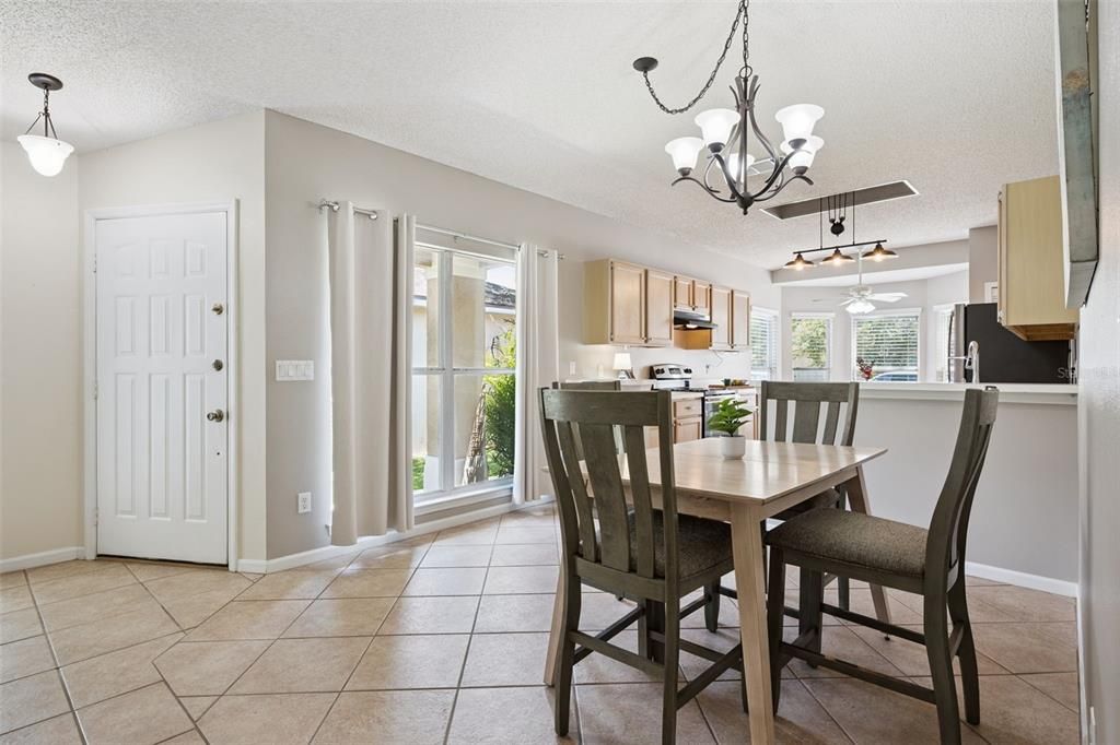 For Sale: $350,000 (3 beds, 2 baths, 1251 Square Feet)