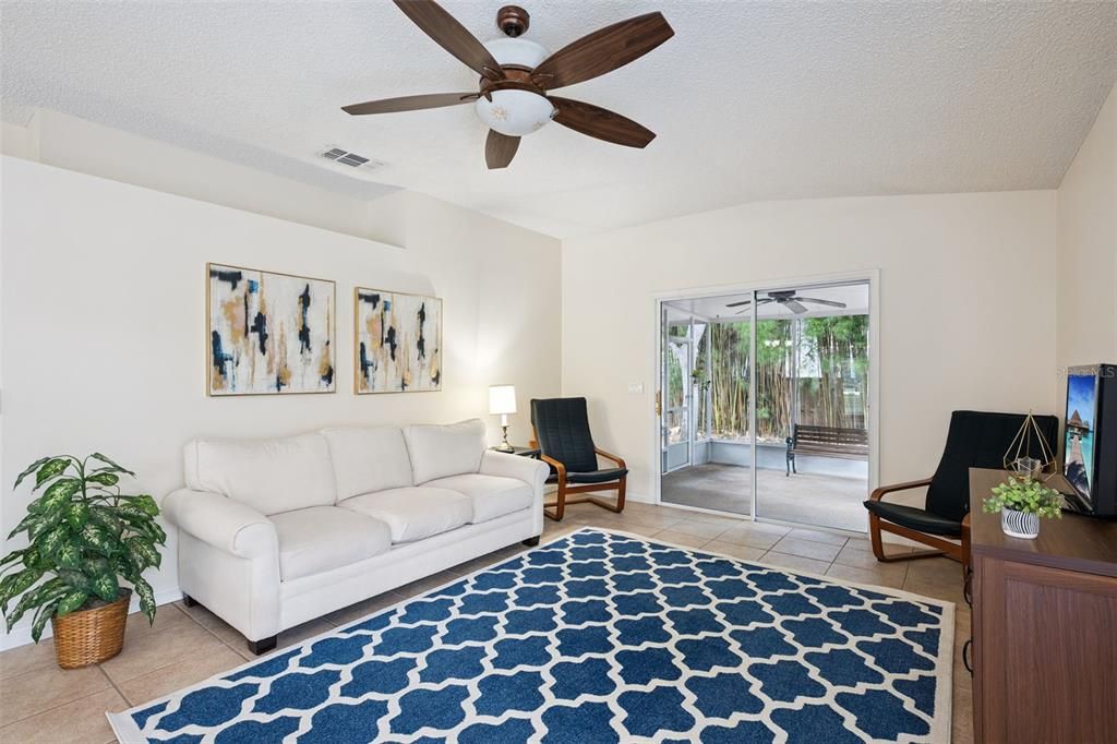 For Sale: $350,000 (3 beds, 2 baths, 1251 Square Feet)
