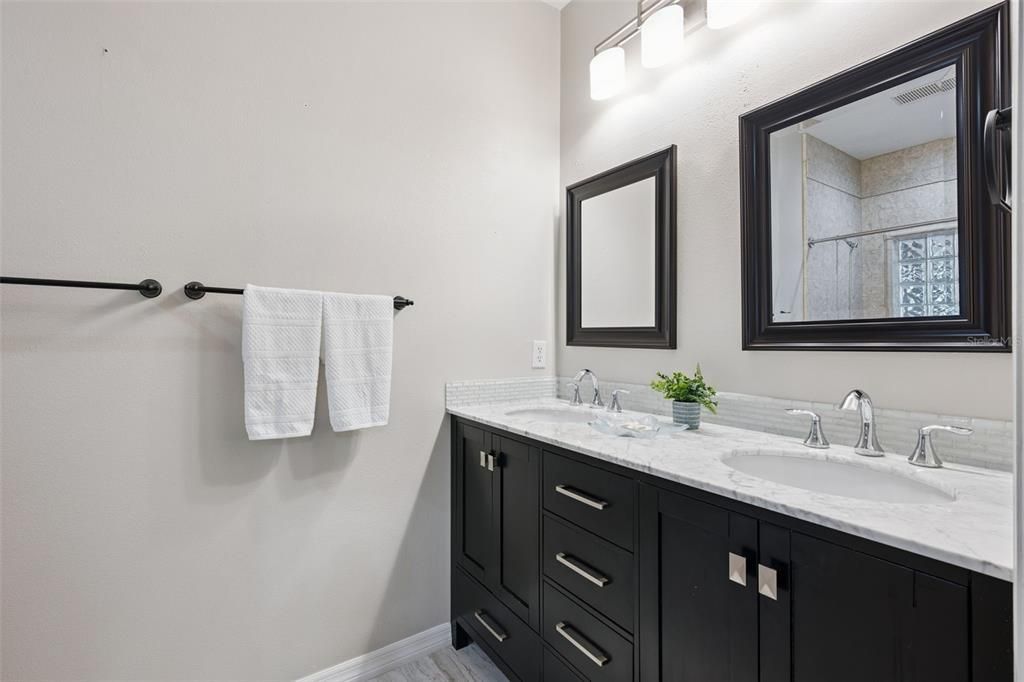 For Sale: $350,000 (3 beds, 2 baths, 1251 Square Feet)
