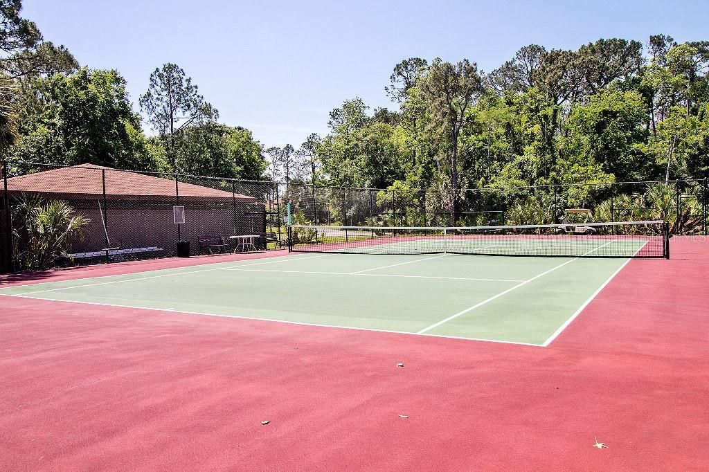 For Sale: $199,000 (2 beds, 2 baths, 1098 Square Feet)