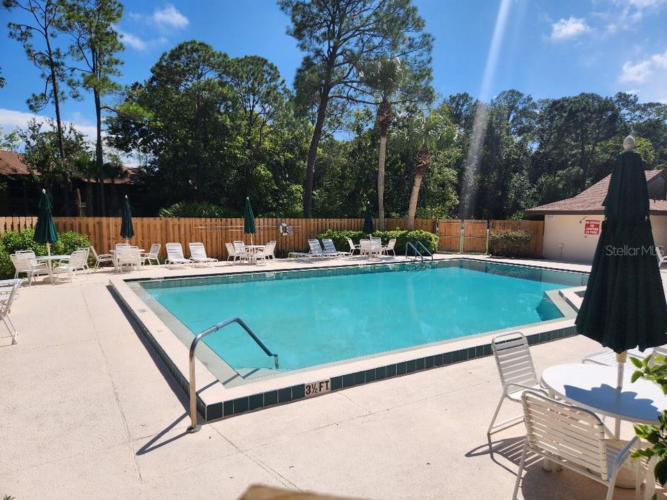 For Sale: $199,000 (2 beds, 2 baths, 1098 Square Feet)