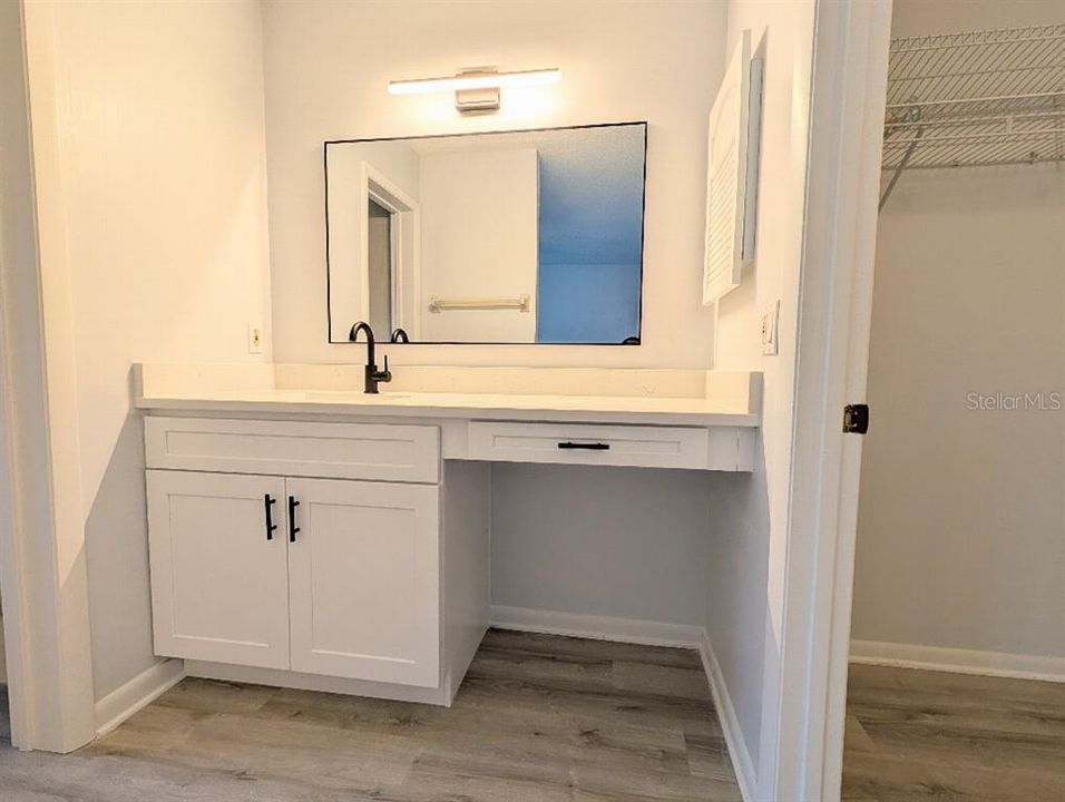For Sale: $199,000 (2 beds, 2 baths, 1098 Square Feet)