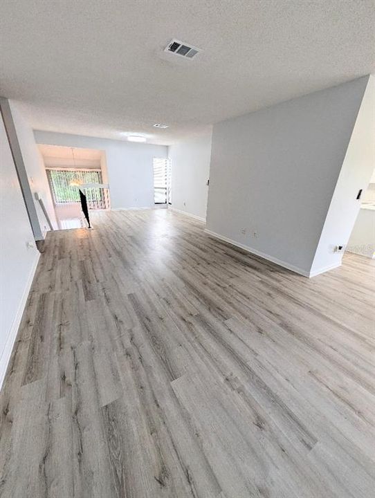 For Sale: $199,000 (2 beds, 2 baths, 1098 Square Feet)