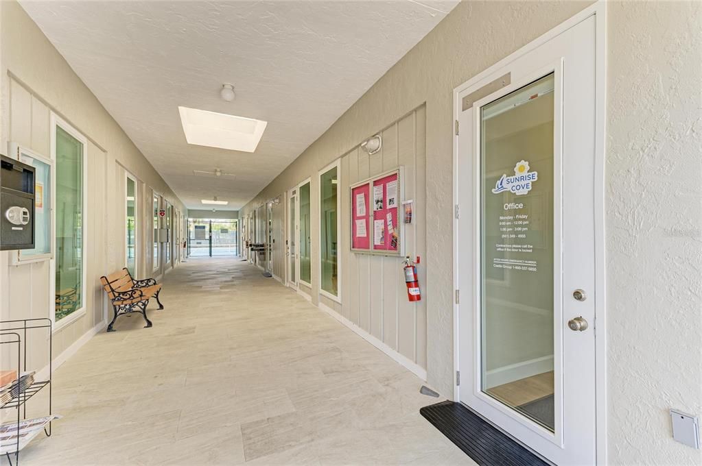 For Sale: $529,000 (2 beds, 2 baths, 1093 Square Feet)